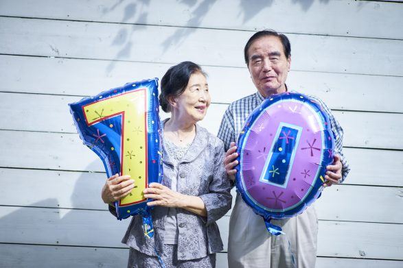 古希祝いのおじいちゃんとおばあちゃん