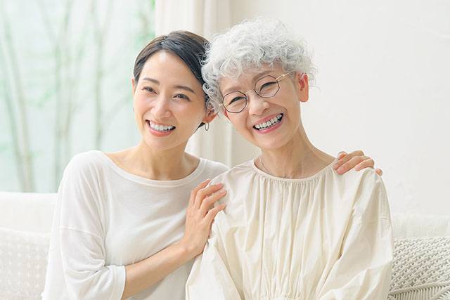笑顔の親子